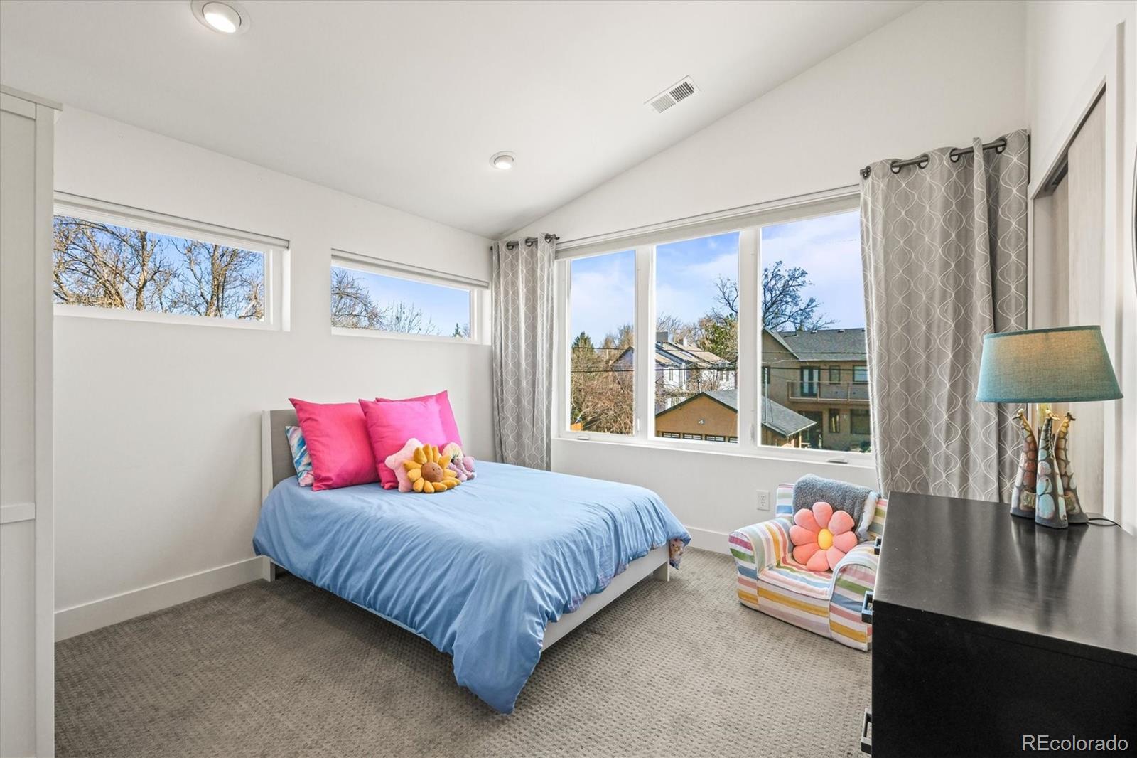 MLS Image #29 for 536 s vine street,denver, Colorado