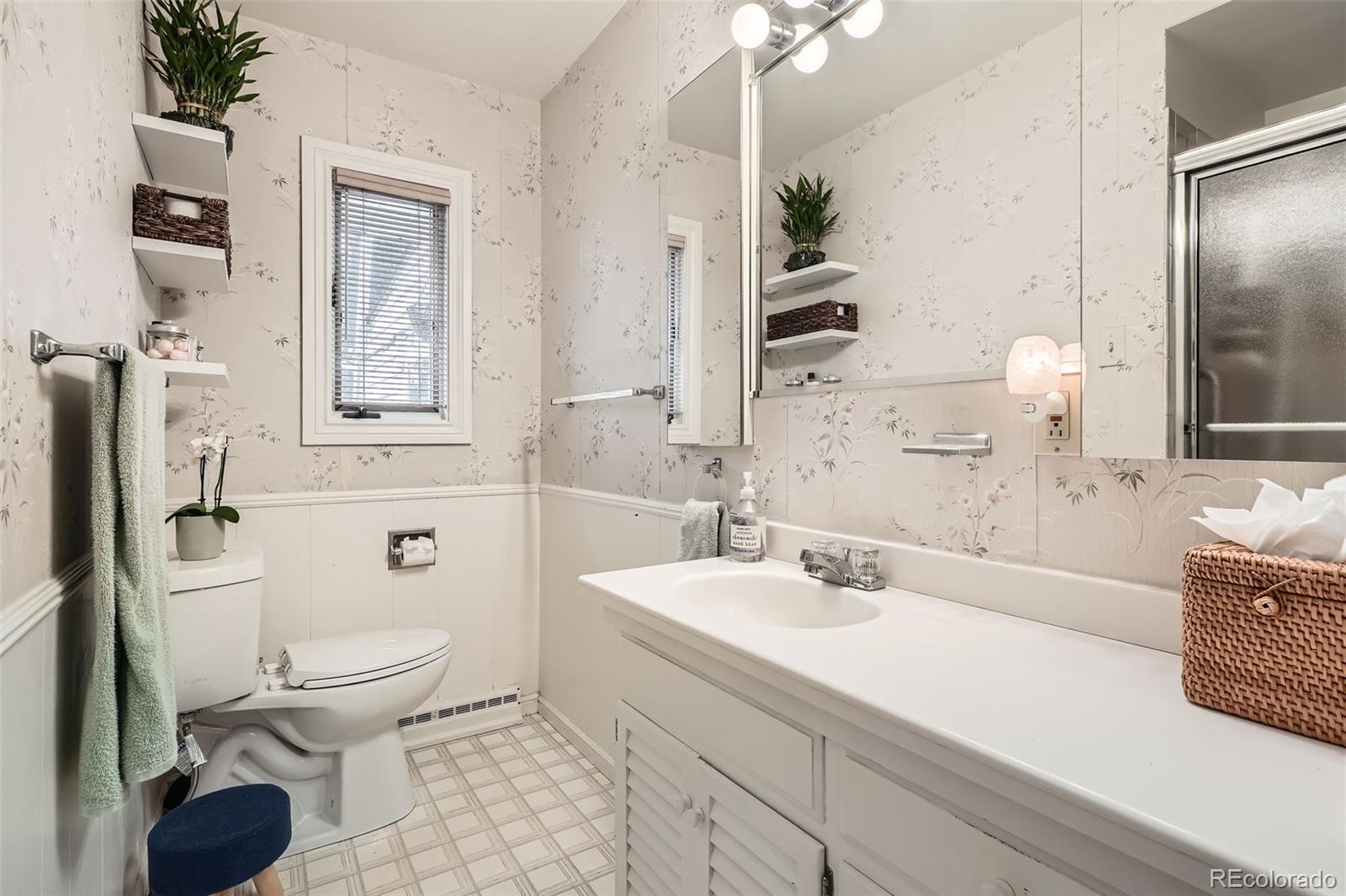 MLS Image #17 for 1748 s locust street,denver, Colorado