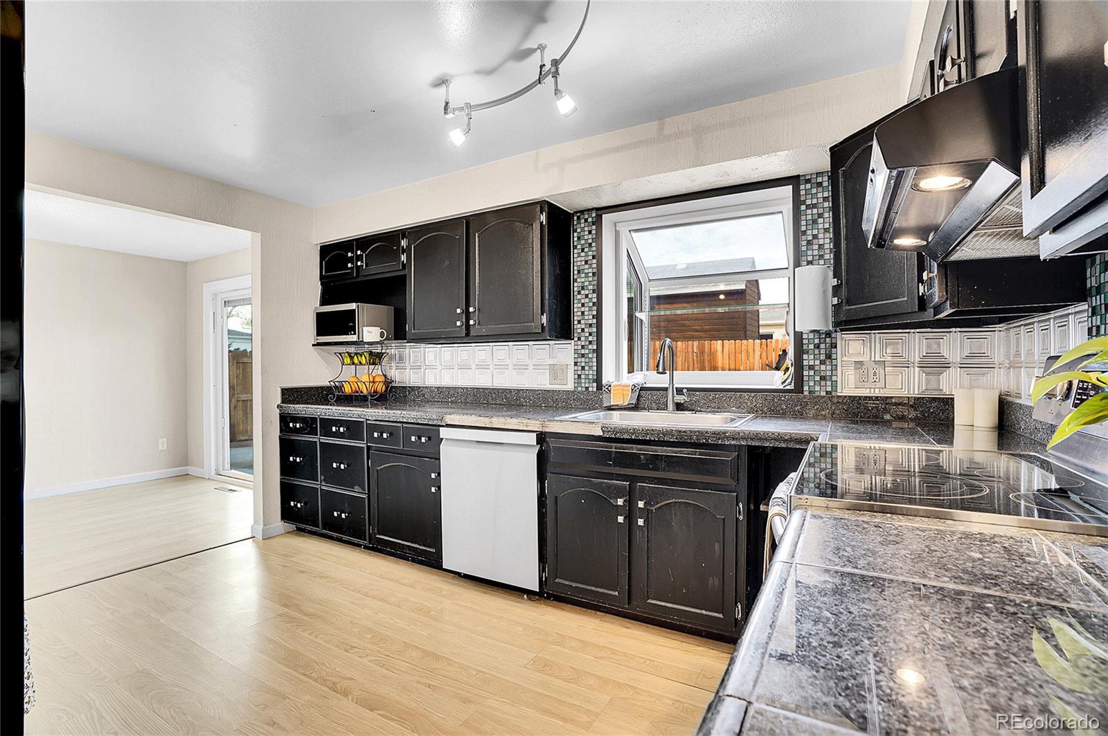 MLS Image #9 for 903 e 7th avenue,broomfield, Colorado