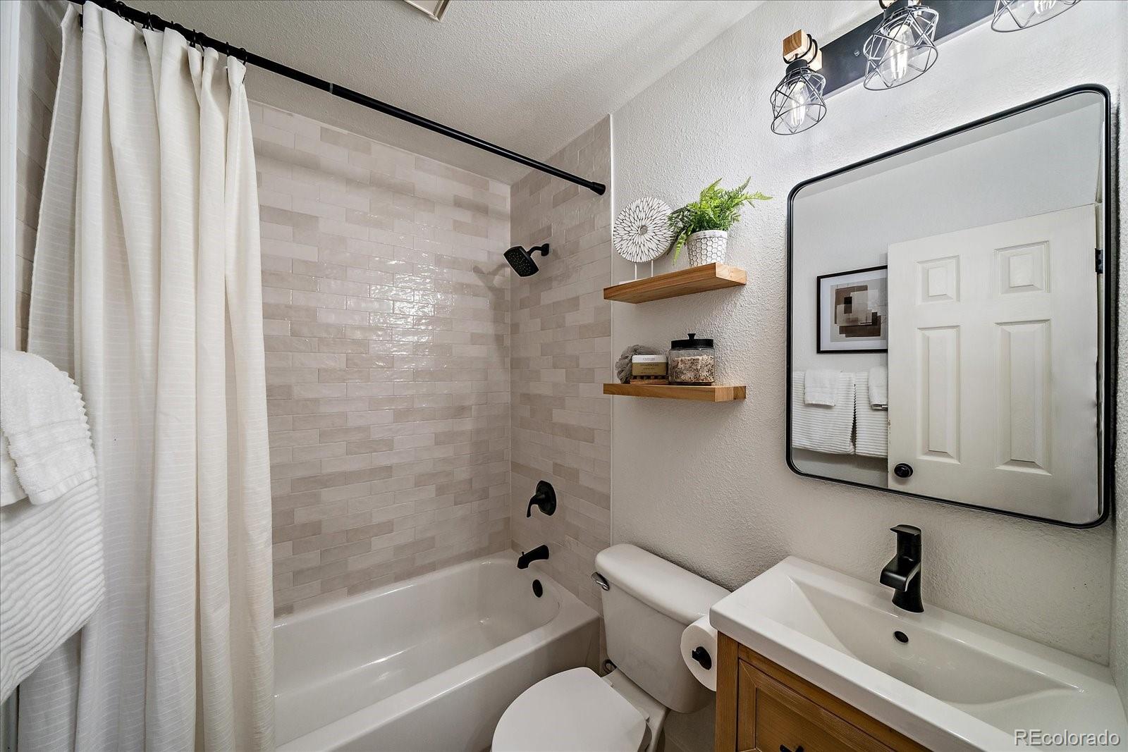 MLS Image #8 for 1705 w stoll place,denver, Colorado