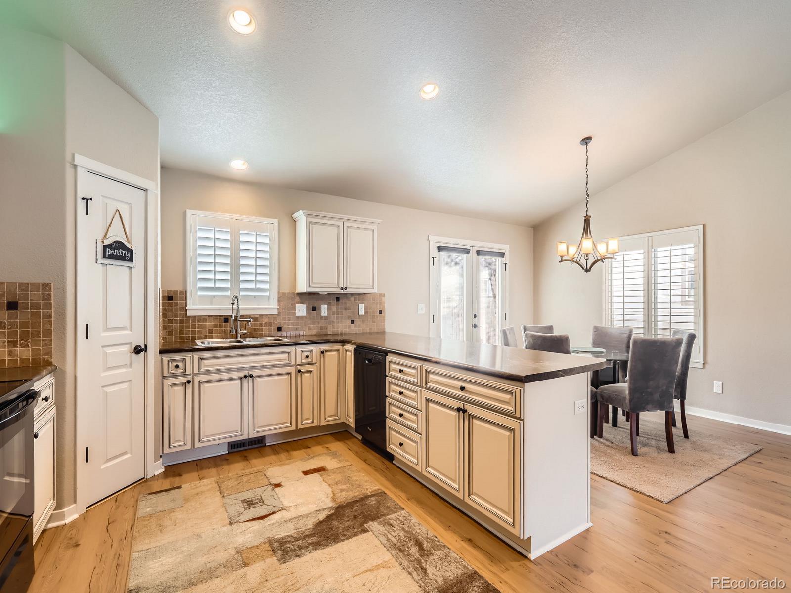 MLS Image #12 for 928  dove hill road,la salle, Colorado