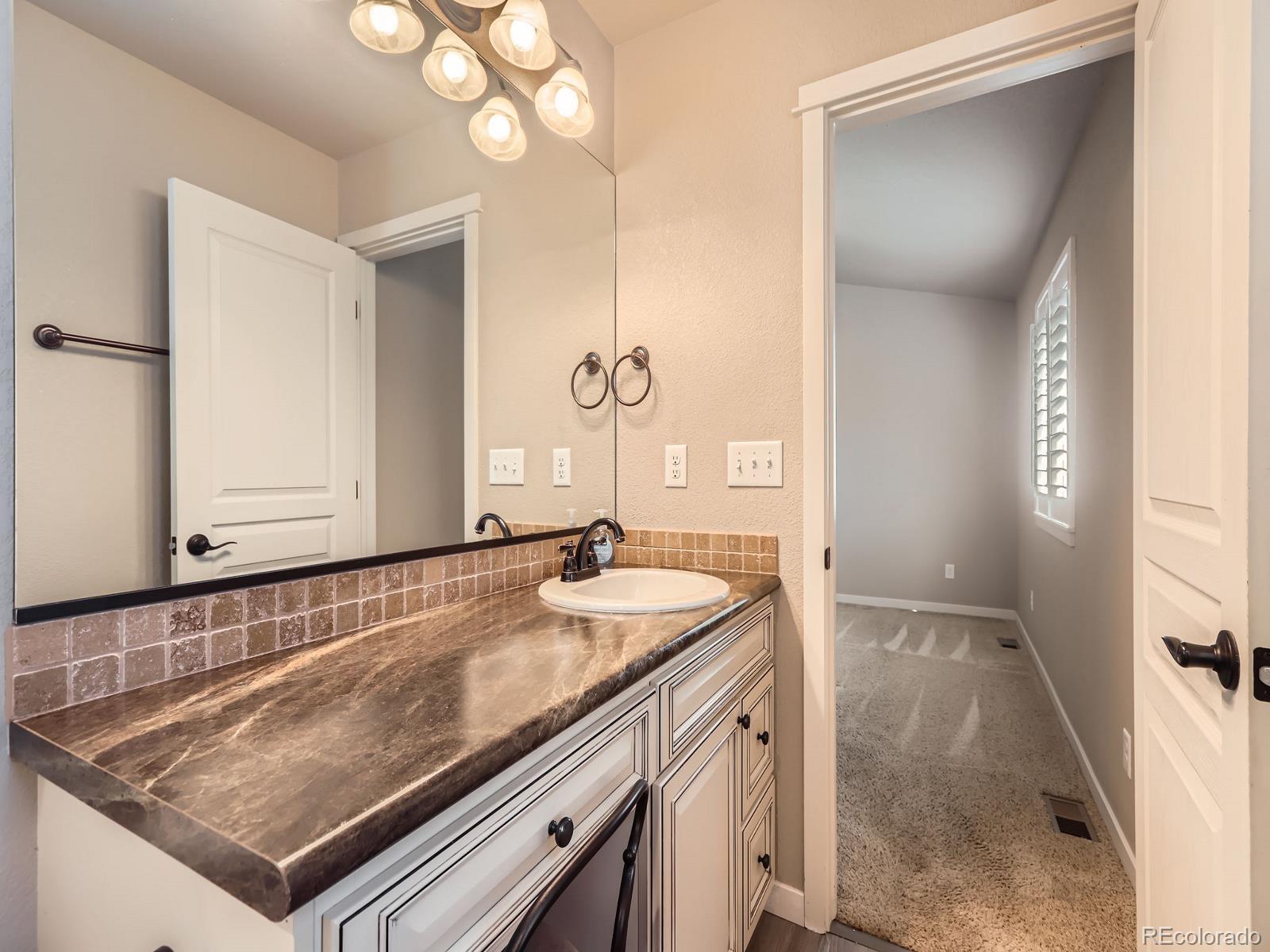 MLS Image #18 for 928  dove hill road,la salle, Colorado