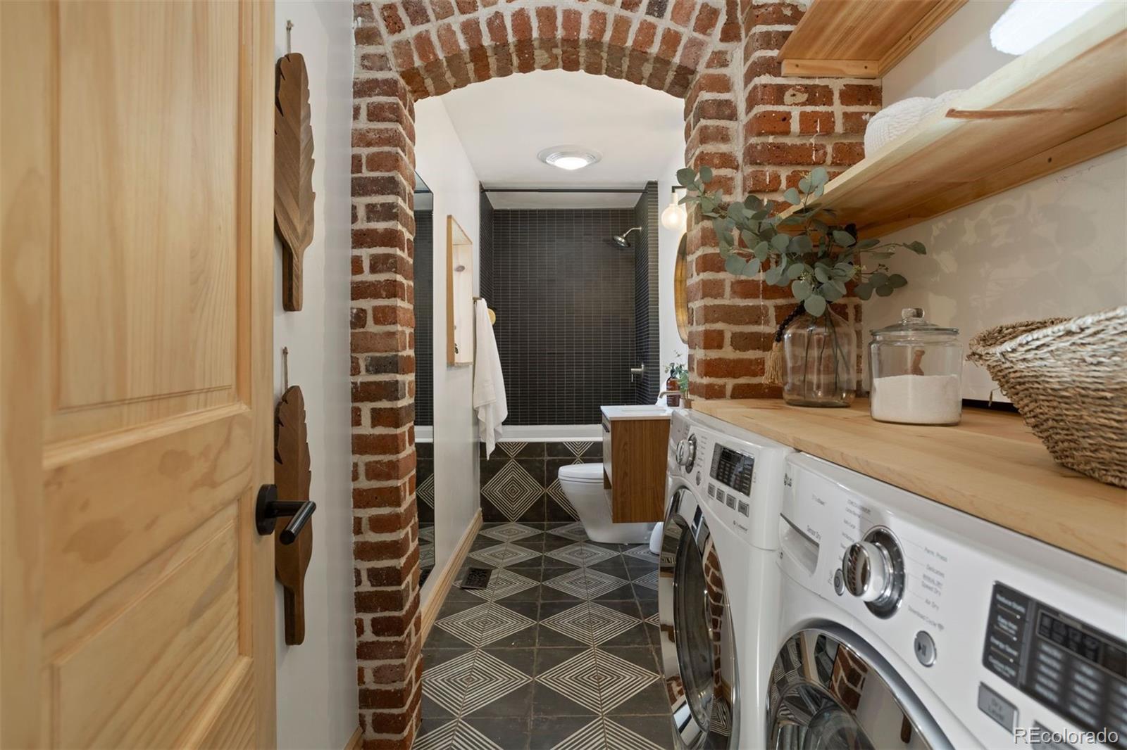 MLS Image #17 for 825 s grant street,denver, Colorado