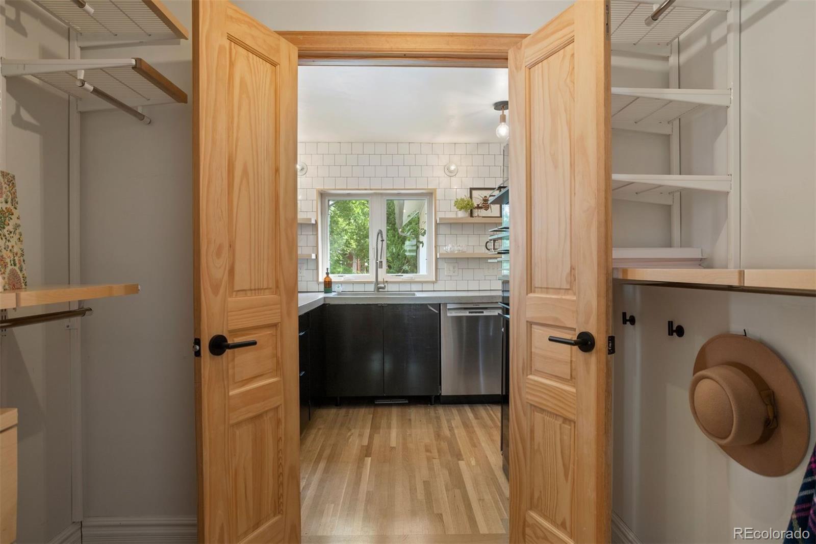 MLS Image #26 for 825 s grant street,denver, Colorado