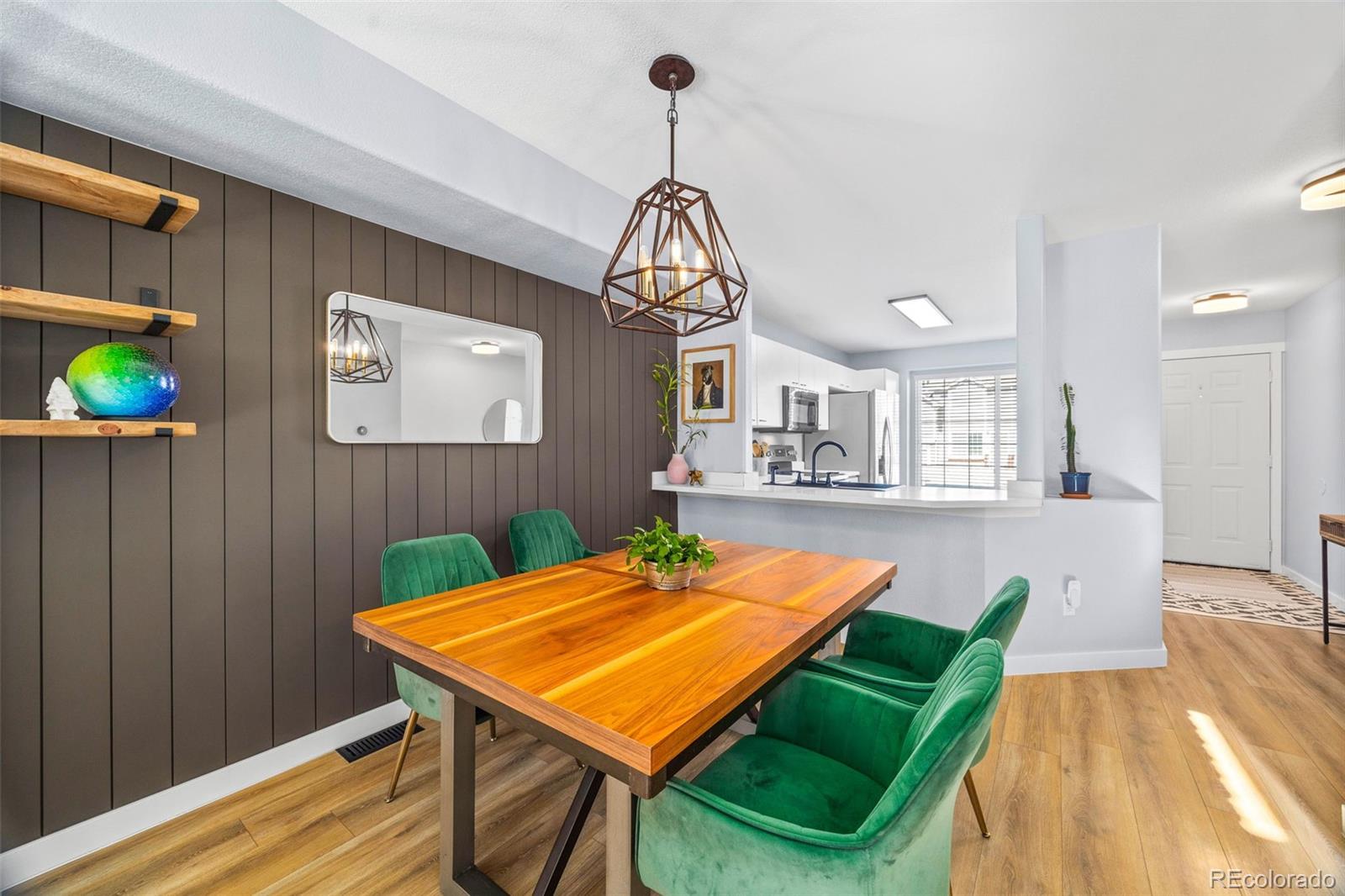 MLS Image #6 for 1885 s quebec way,denver, Colorado