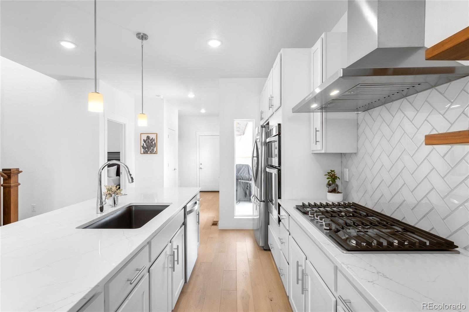MLS Image #13 for 9976 e 63rd avenue,denver, Colorado