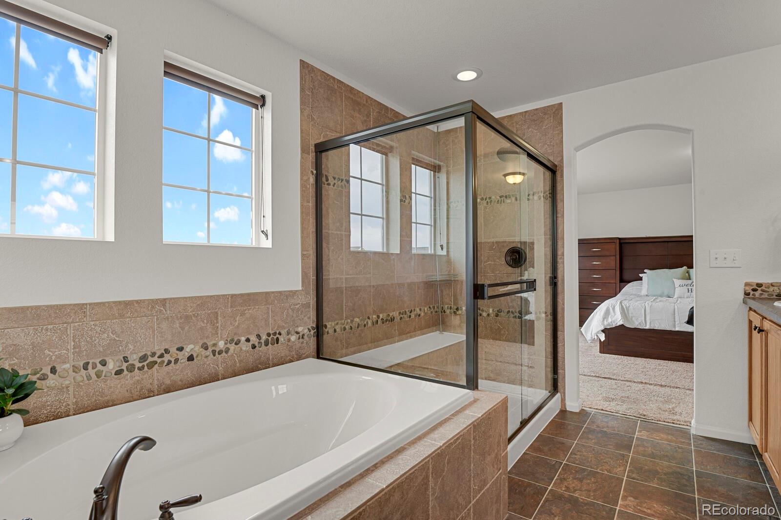 MLS Image #8 for 20826  robins drive,denver, Colorado