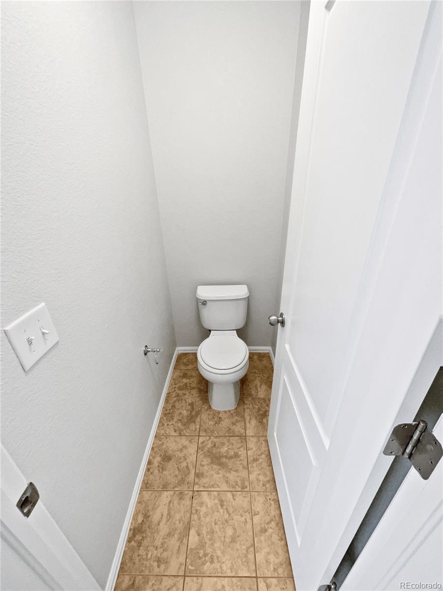 MLS Image #15 for 25952 e 5th place,aurora, Colorado