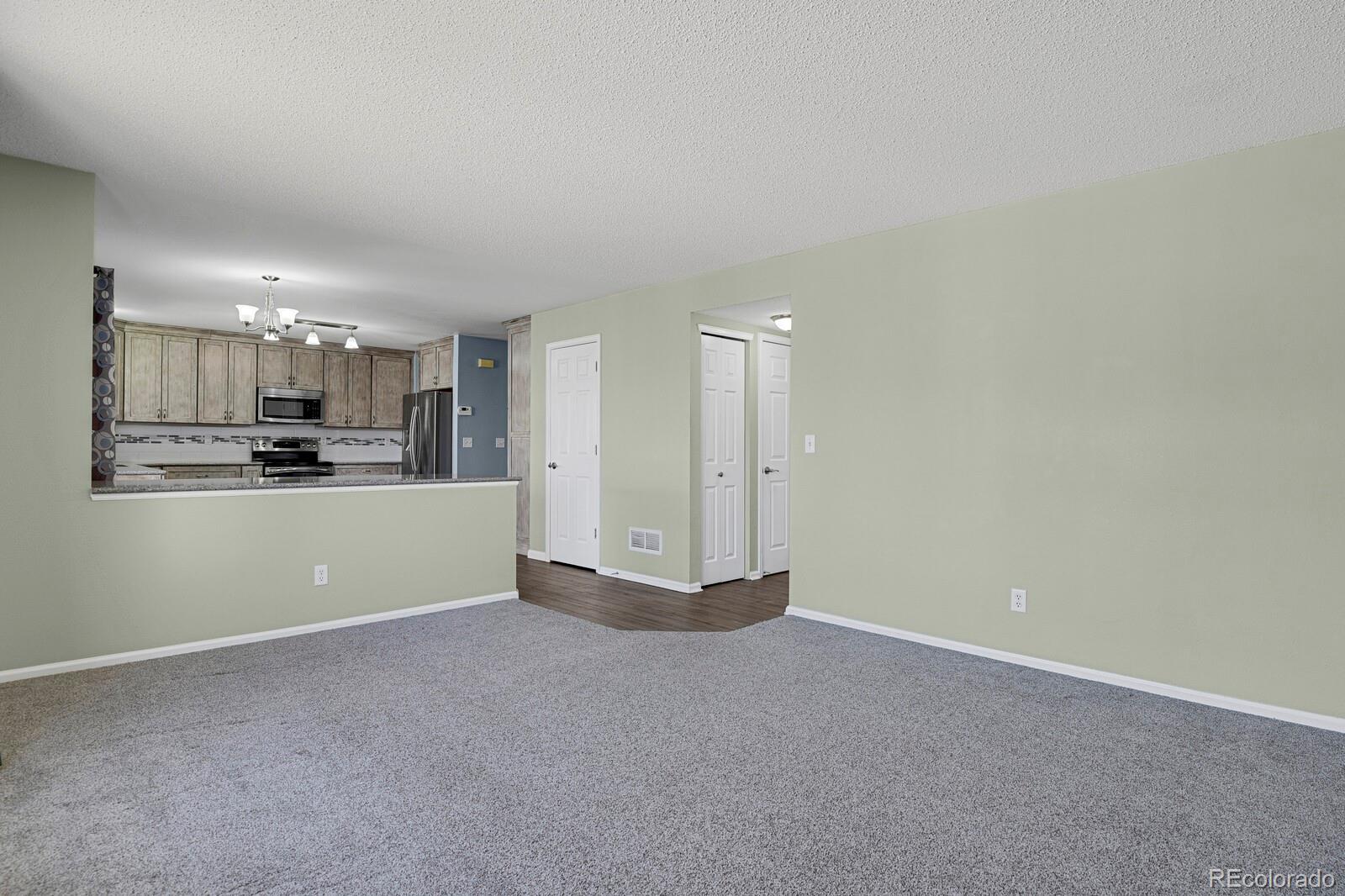 MLS Image #14 for 5521 s yakima street,aurora, Colorado