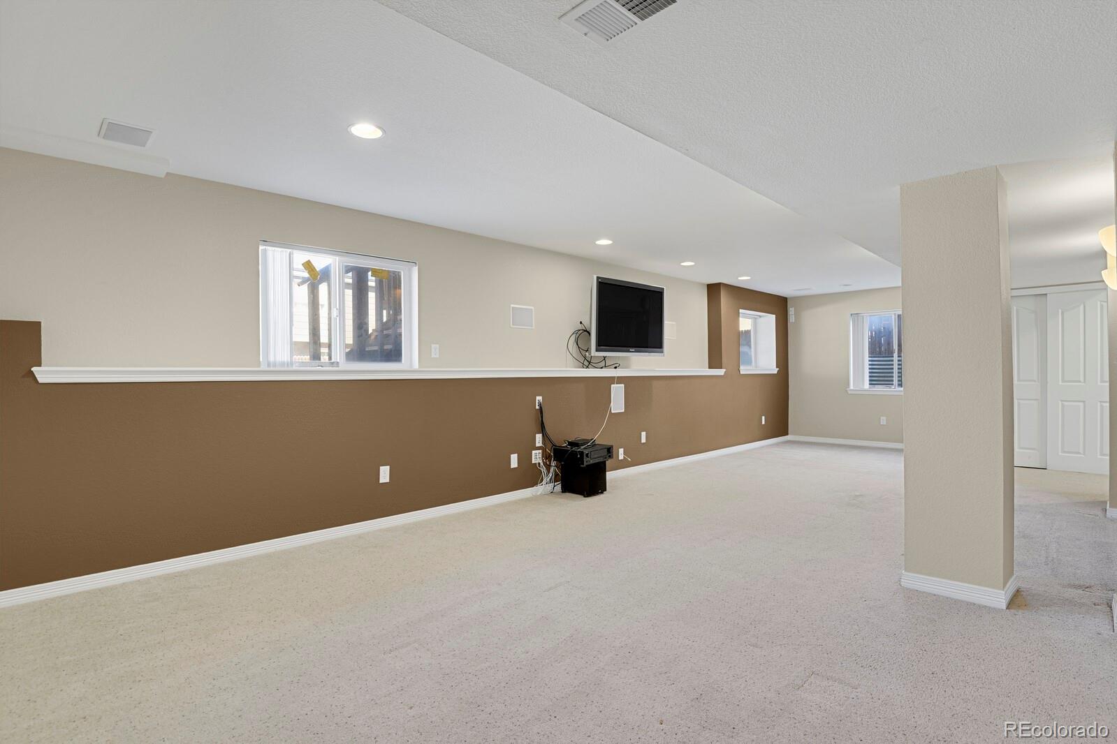 MLS Image #32 for 5521 s yakima street,aurora, Colorado