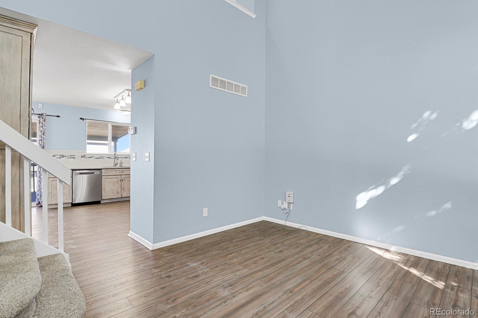 MLS Image #4 for 5521 s yakima street,aurora, Colorado
