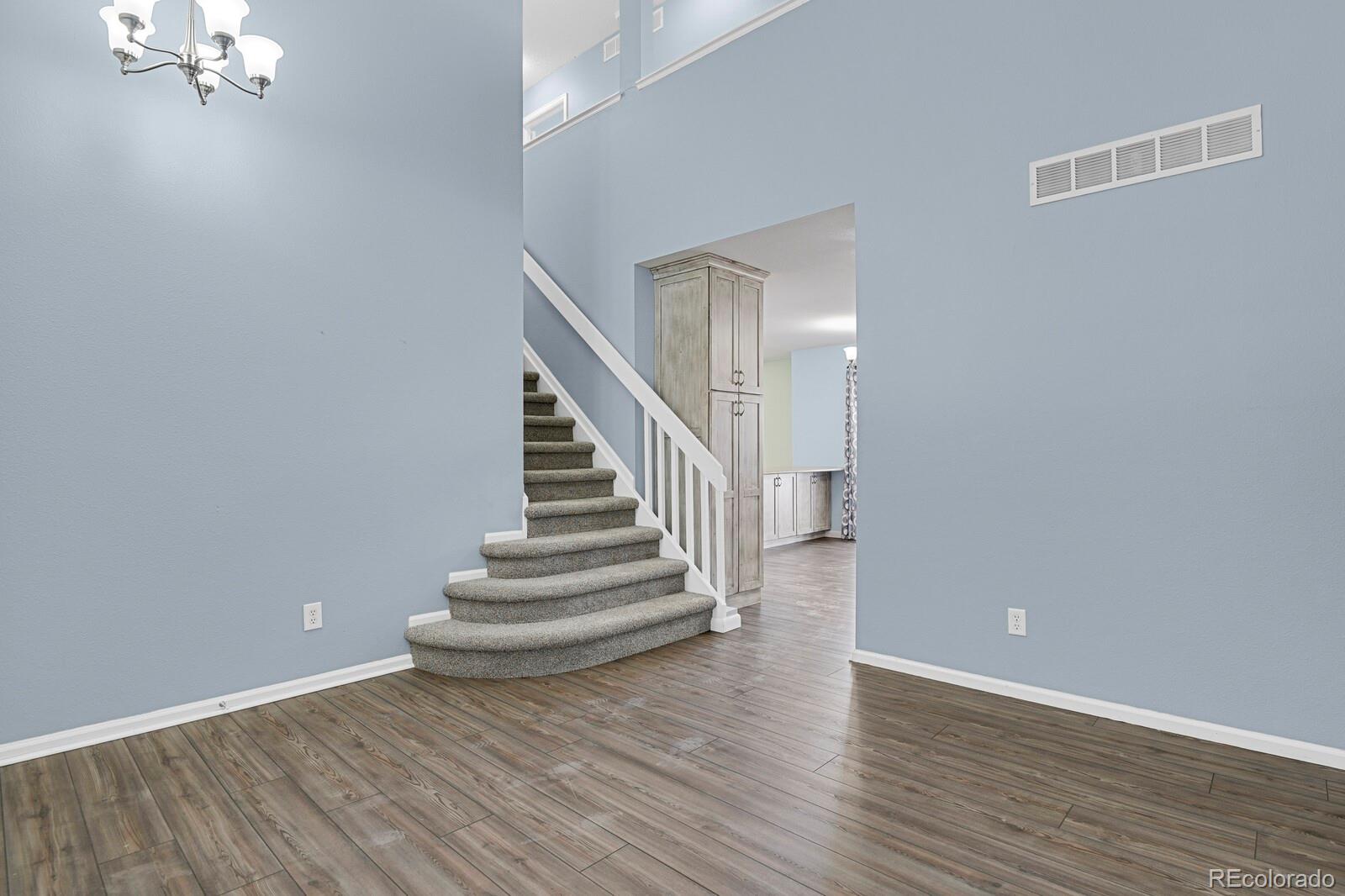 MLS Image #5 for 5521 s yakima street,aurora, Colorado