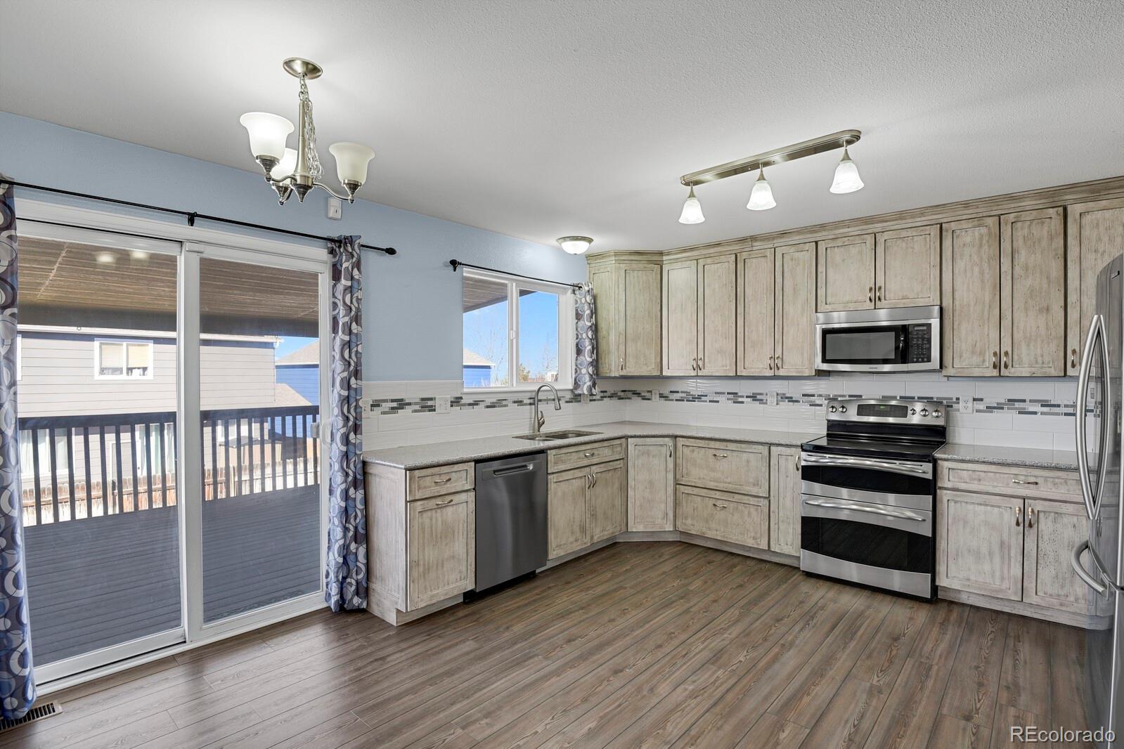 MLS Image #6 for 5521 s yakima street,aurora, Colorado