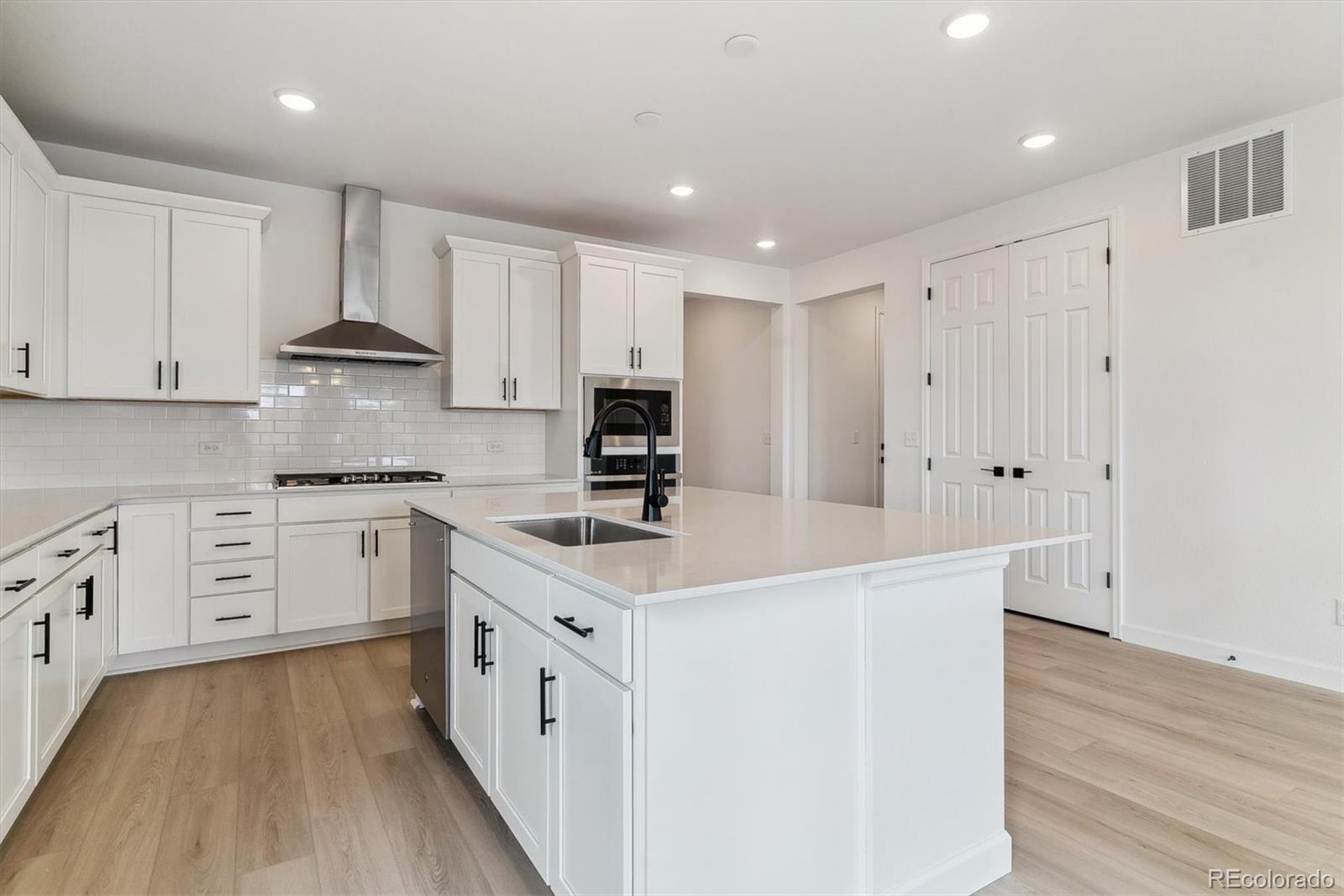 MLS Image #11 for 39172  clymer street,elizabeth, Colorado