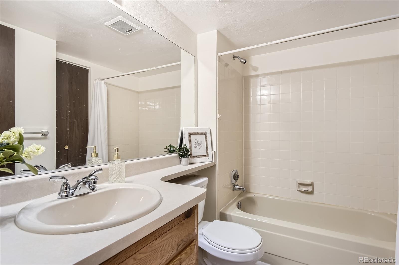 MLS Image #8 for 18064 e ohio avenue,aurora, Colorado