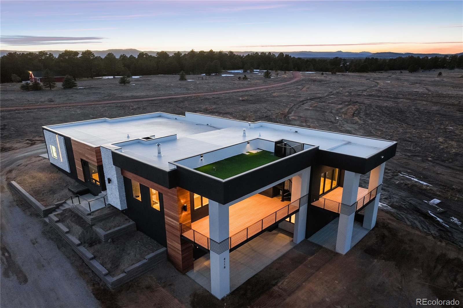 MLS Image #3 for 4118  pinehurst circle,colorado springs, Colorado
