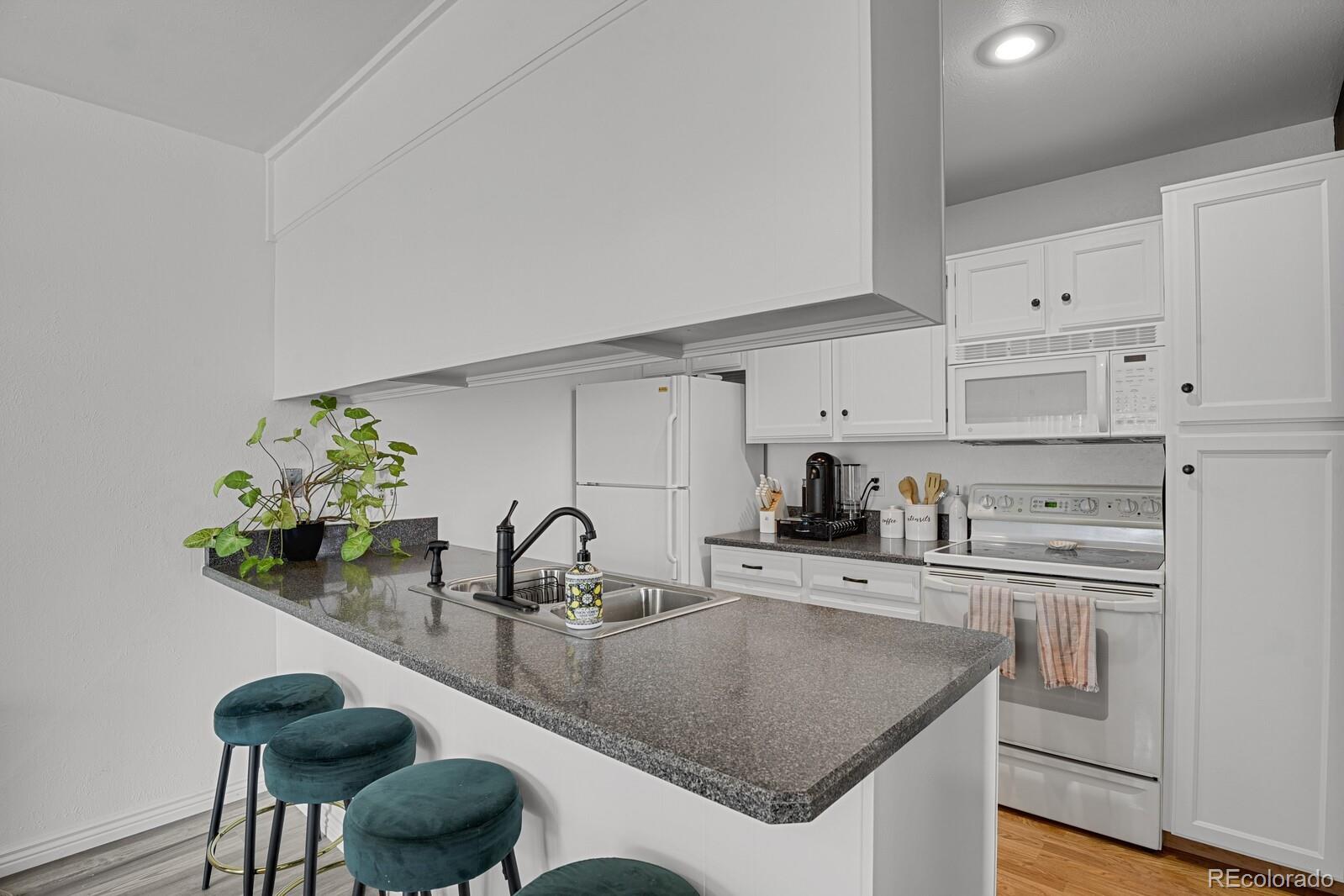 MLS Image #9 for 8755  chase drive,arvada, Colorado