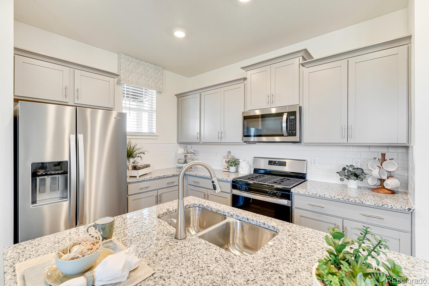 MLS Image #9 for 958  hoptree court,johnstown, Colorado