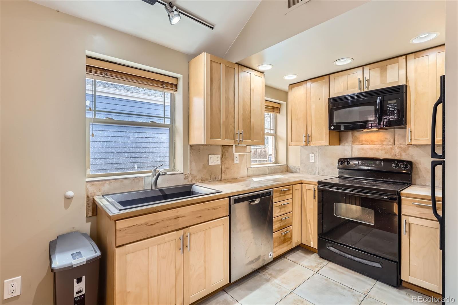 MLS Image #24 for 579 s sherman street,denver, Colorado