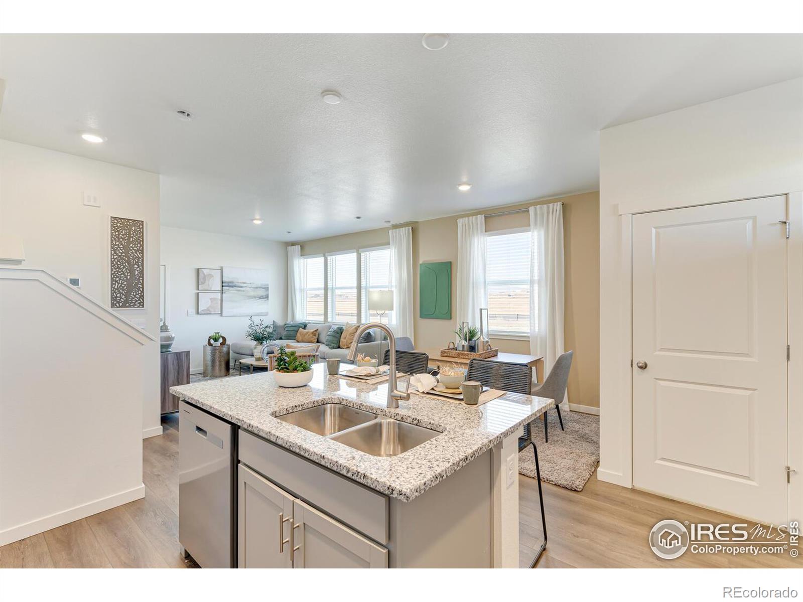 MLS Image #13 for 958  hoptree court,johnstown, Colorado