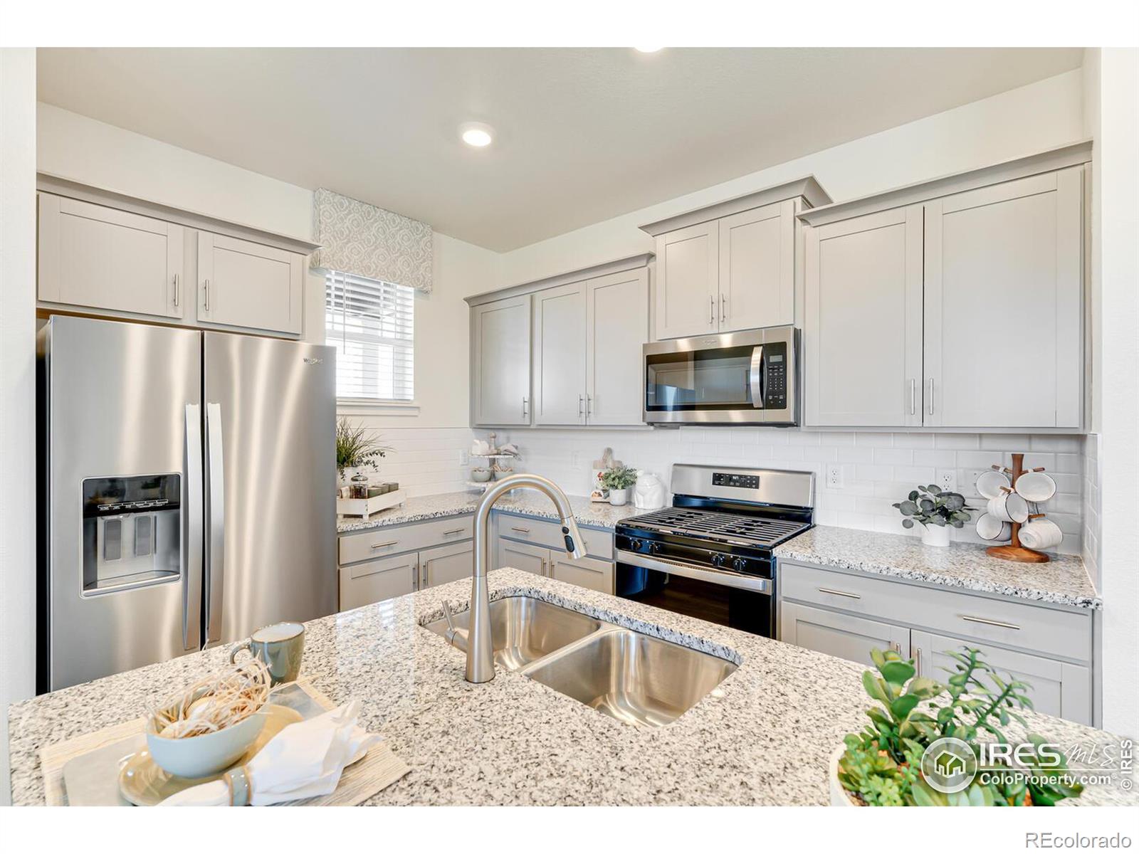 MLS Image #9 for 958  hoptree court,johnstown, Colorado