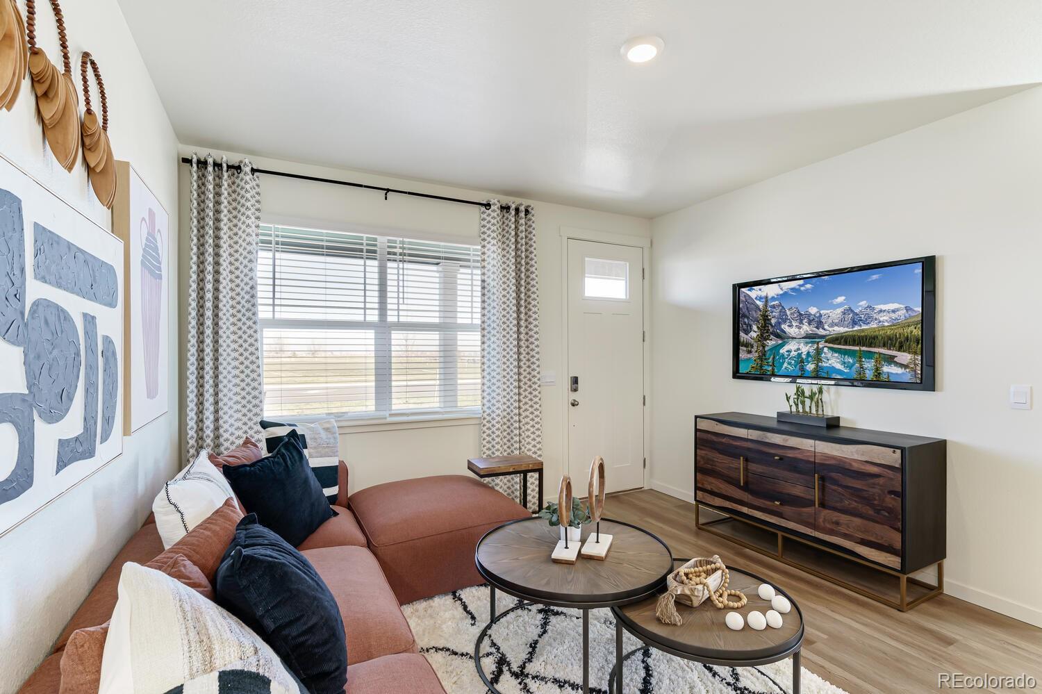 MLS Image #5 for 950  hoptree court,johnstown, Colorado