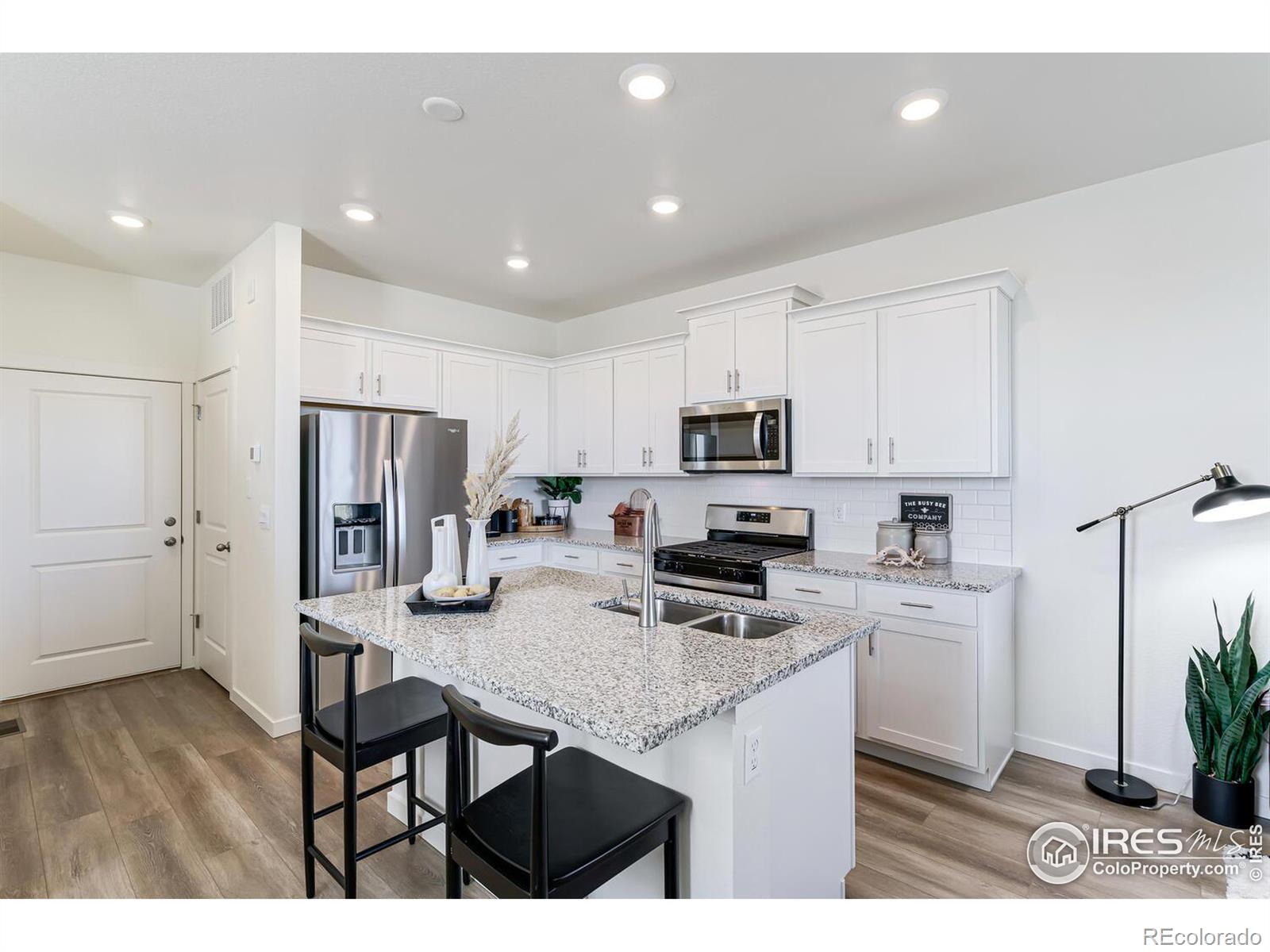 MLS Image #13 for 950  hoptree court,johnstown, Colorado