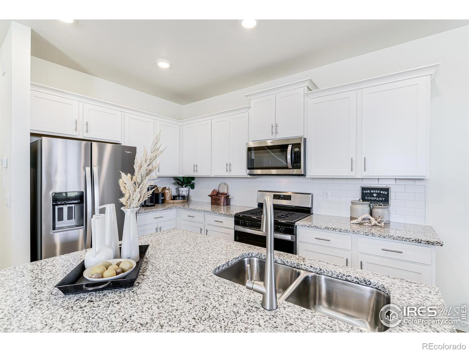 MLS Image #14 for 950  hoptree court,johnstown, Colorado