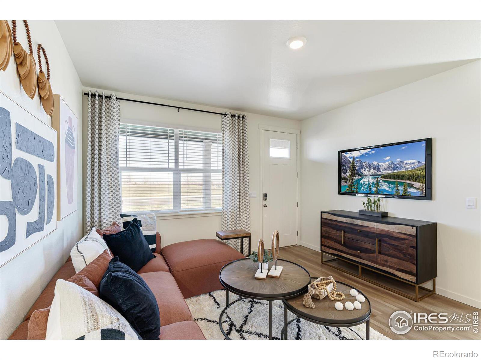 MLS Image #5 for 950  hoptree court,johnstown, Colorado