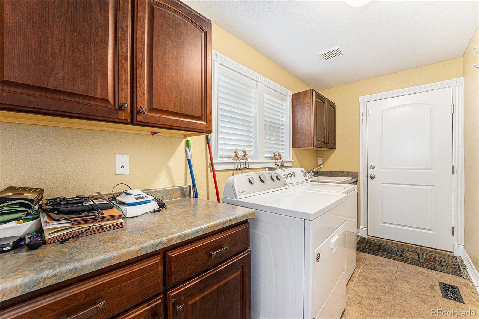 MLS Image #8 for 2730  hanover street,denver, Colorado