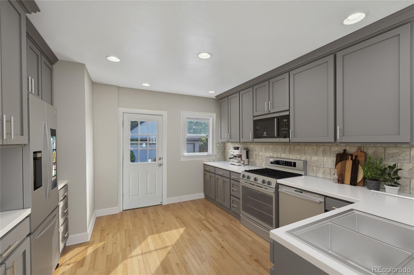 MLS Image #14 for 1552  hudson street,denver, Colorado