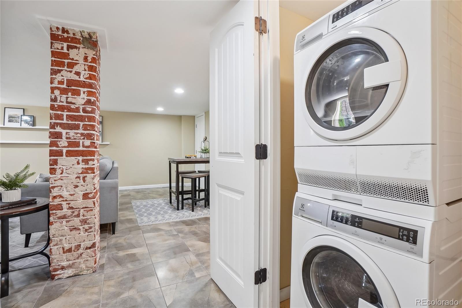 MLS Image #22 for 1552  hudson street,denver, Colorado