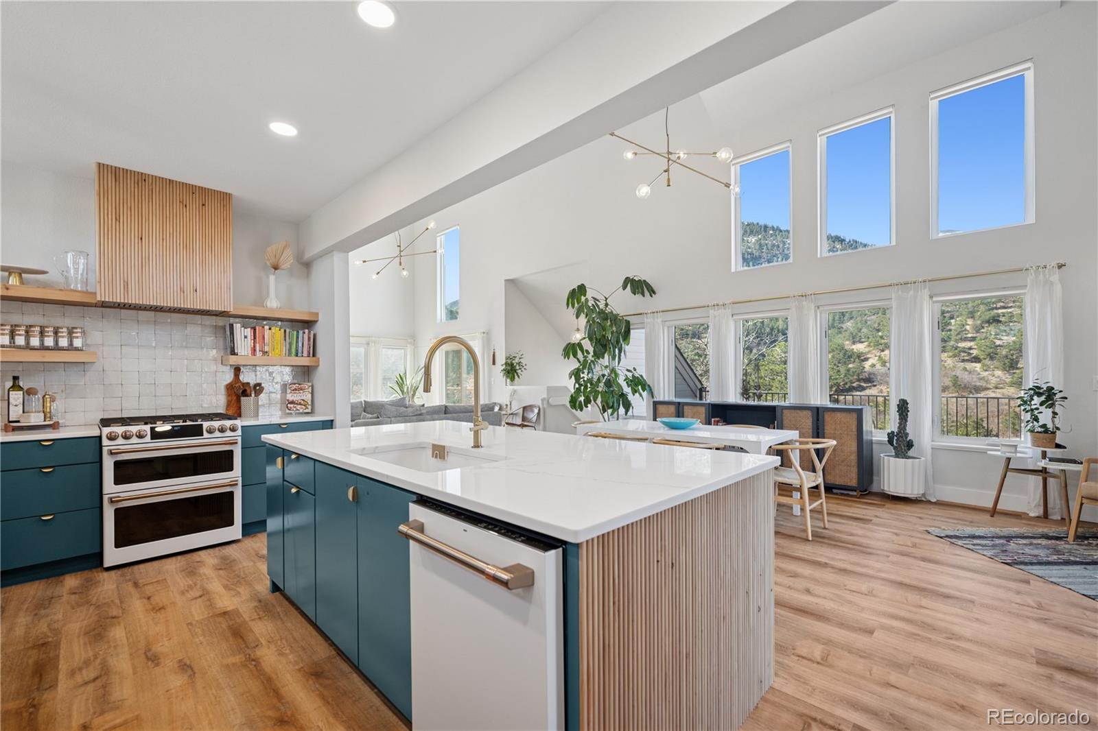 MLS Image #15 for 517  crystal hills boulevard,manitou springs, Colorado