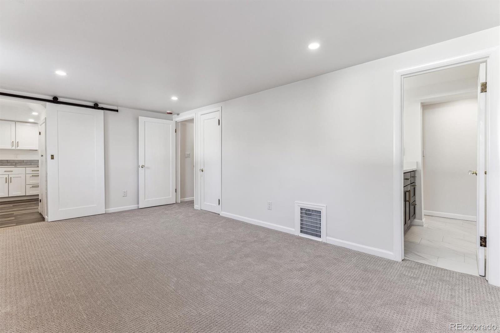 MLS Image #23 for 2626 s pennsylvania street,denver, Colorado