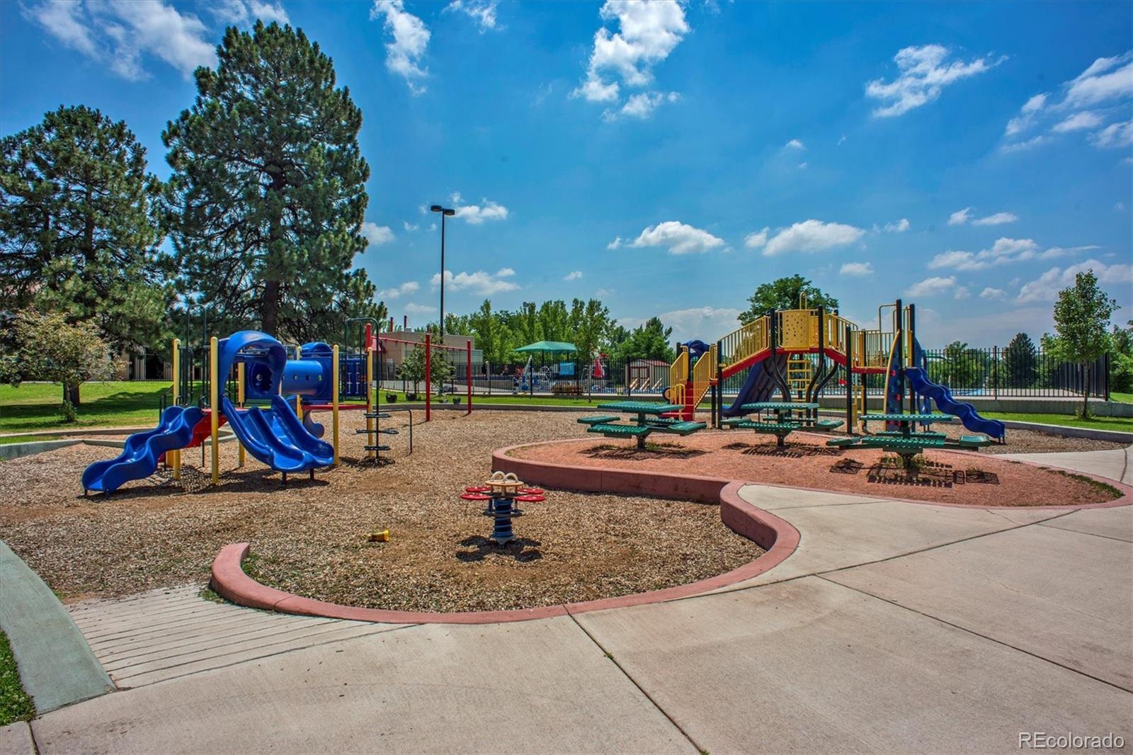 MLS Image #39 for 2626 s pennsylvania street,denver, Colorado