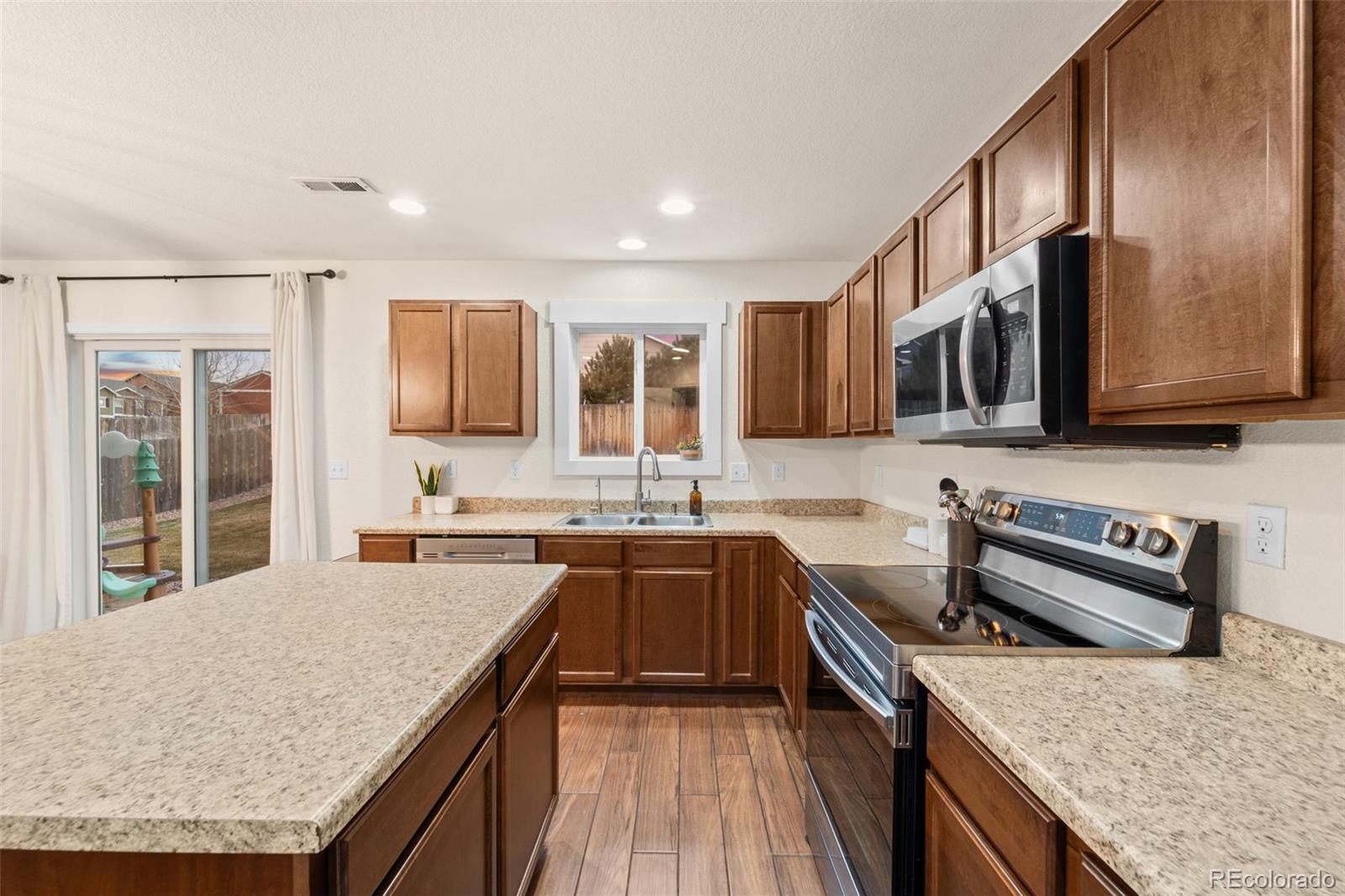 MLS Image #13 for 3884  winter sun drive,colorado springs, Colorado