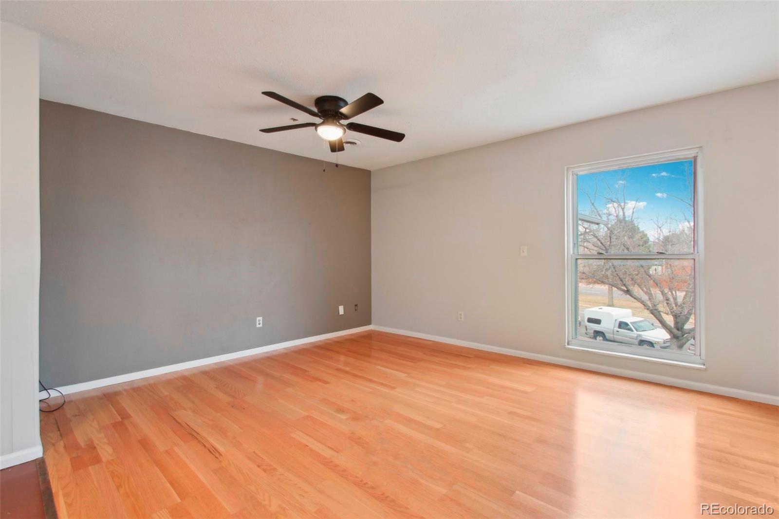 MLS Image #10 for 925  elm street,denver, Colorado