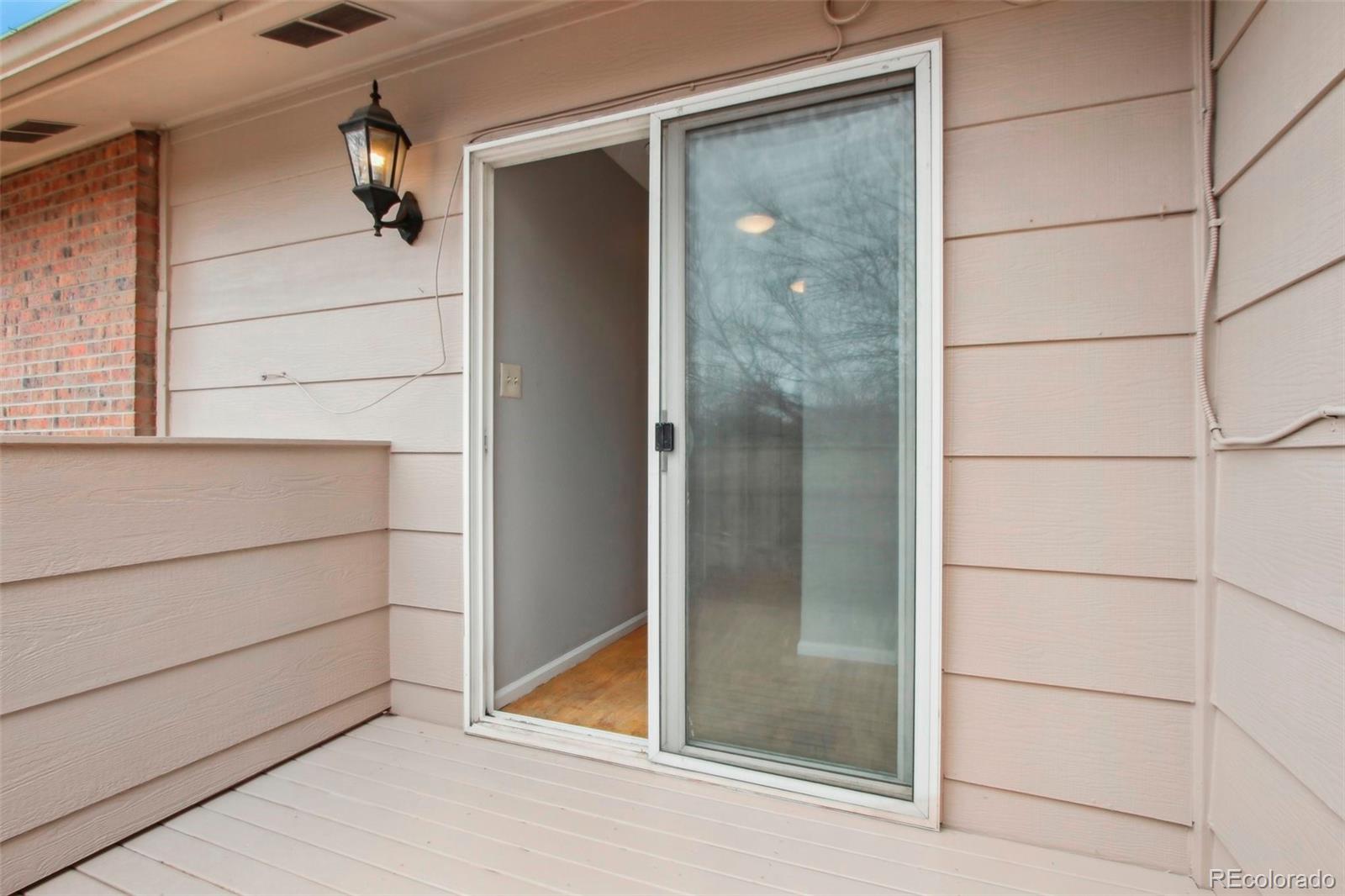 MLS Image #18 for 925  elm street,denver, Colorado