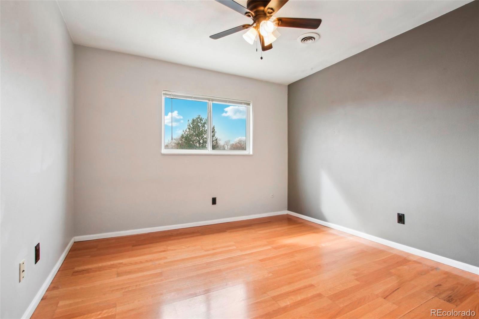 MLS Image #23 for 925  elm street,denver, Colorado