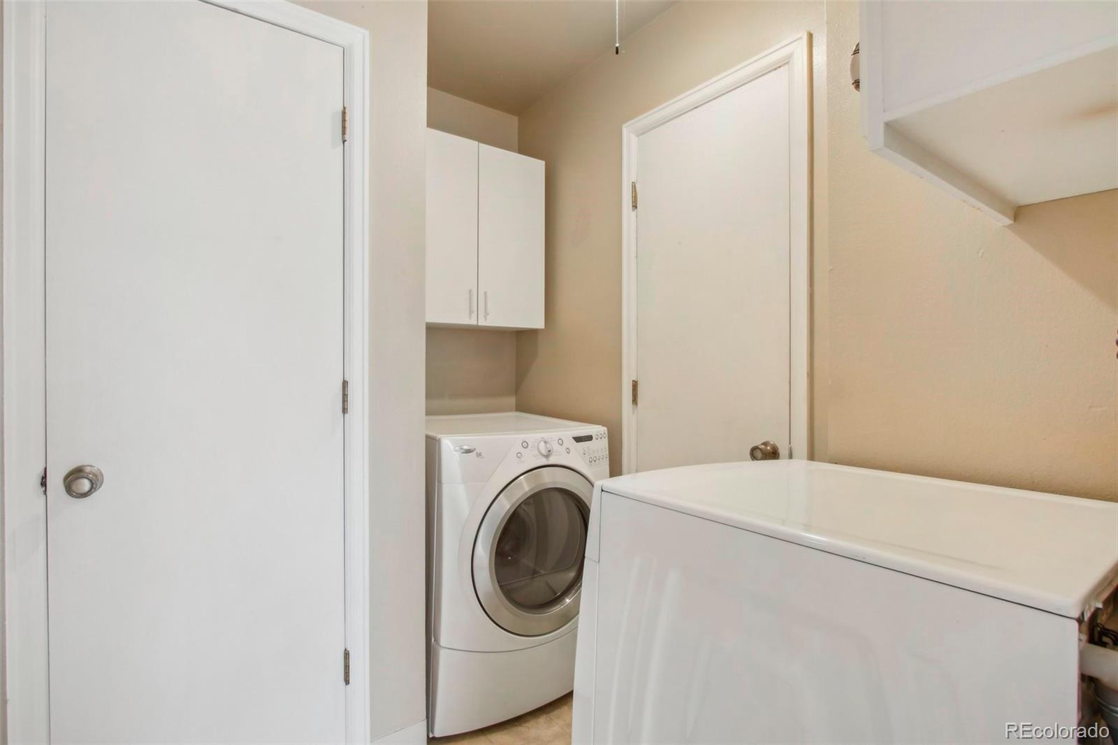 MLS Image #29 for 925  elm street,denver, Colorado