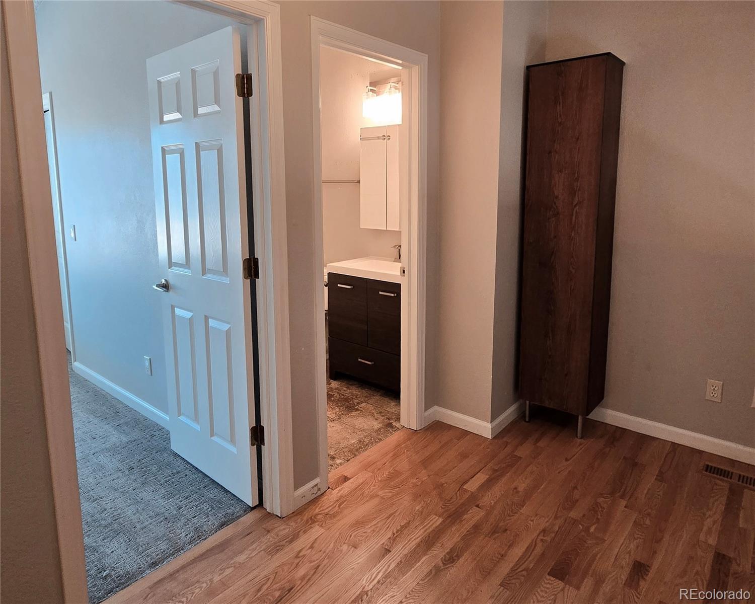 MLS Image #13 for 886  summer drive,highlands ranch, Colorado