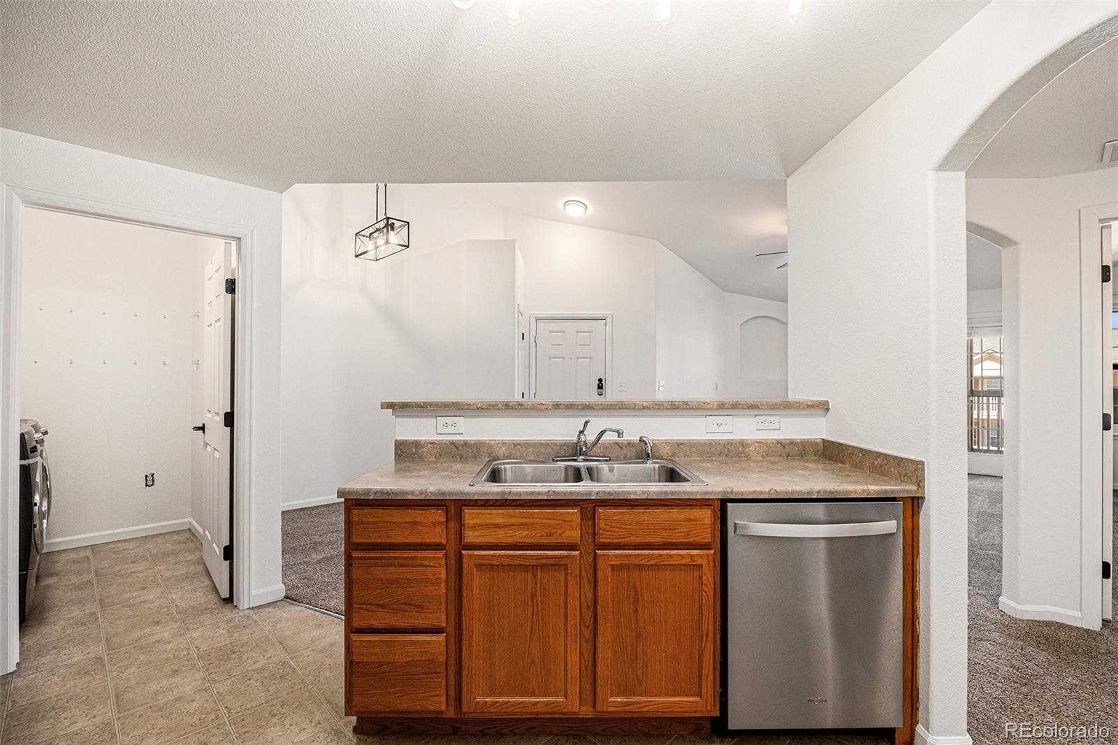 MLS Image #8 for 5756 n genoa way,aurora, Colorado