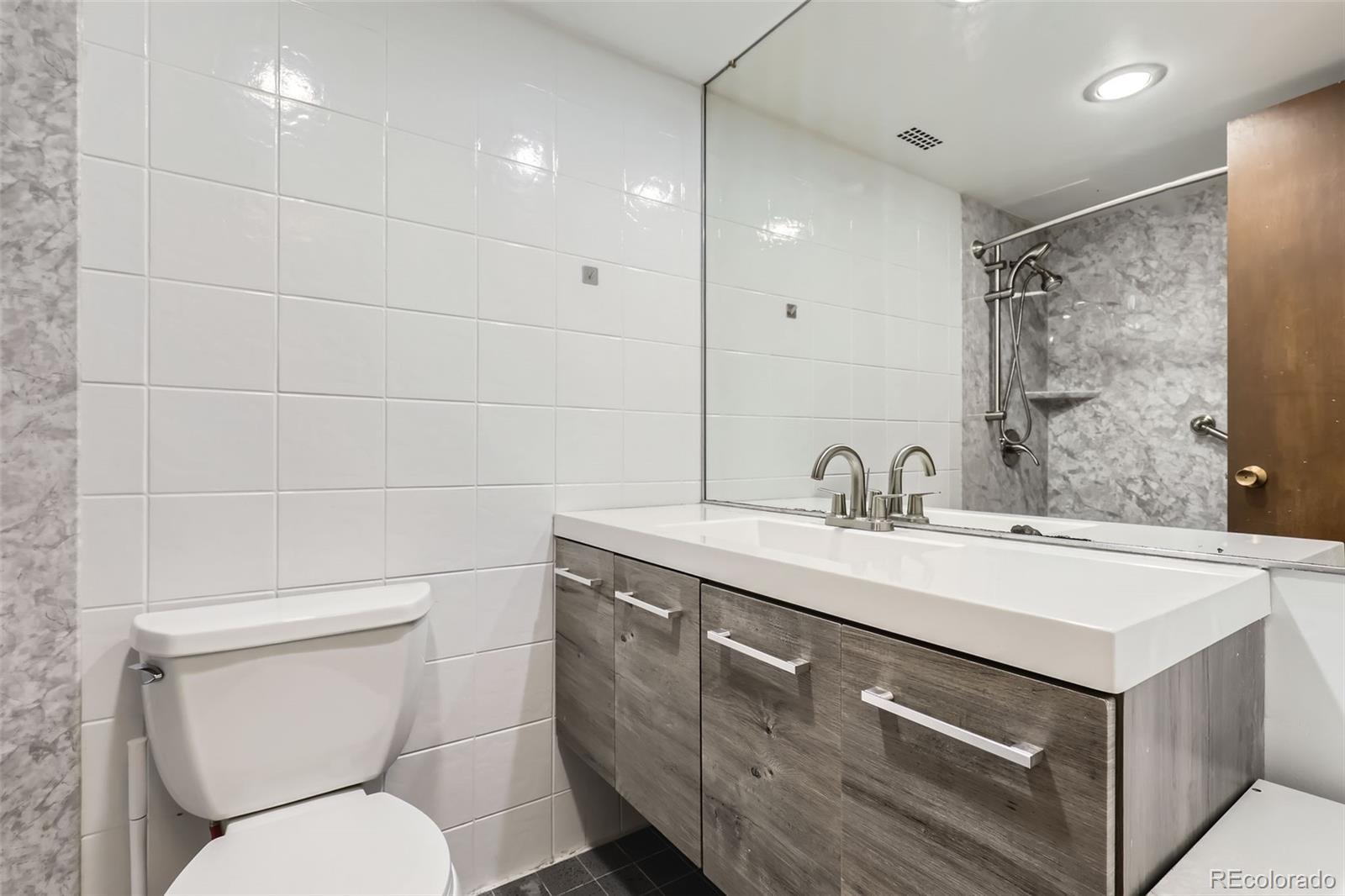 MLS Image #11 for 790 n washington street 804,denver, Colorado