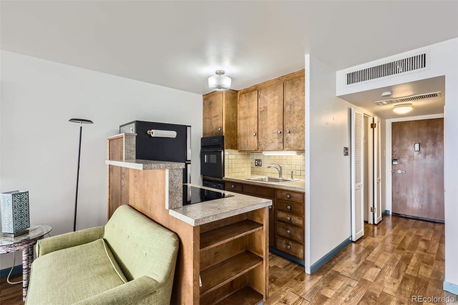MLS Image #8 for 790 n washington street 804,denver, Colorado