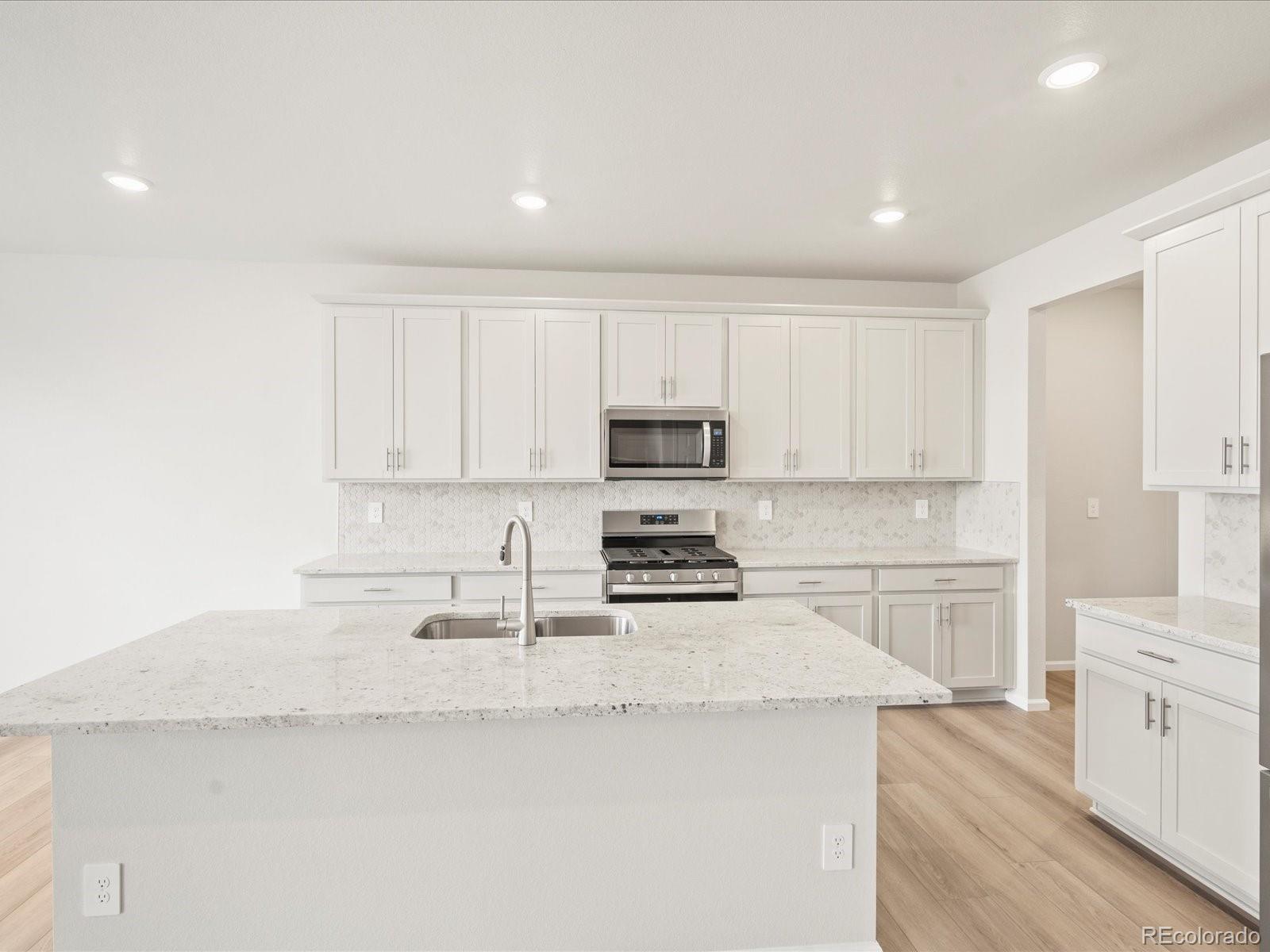 MLS Image #15 for 1945 s coolidge way,aurora, Colorado