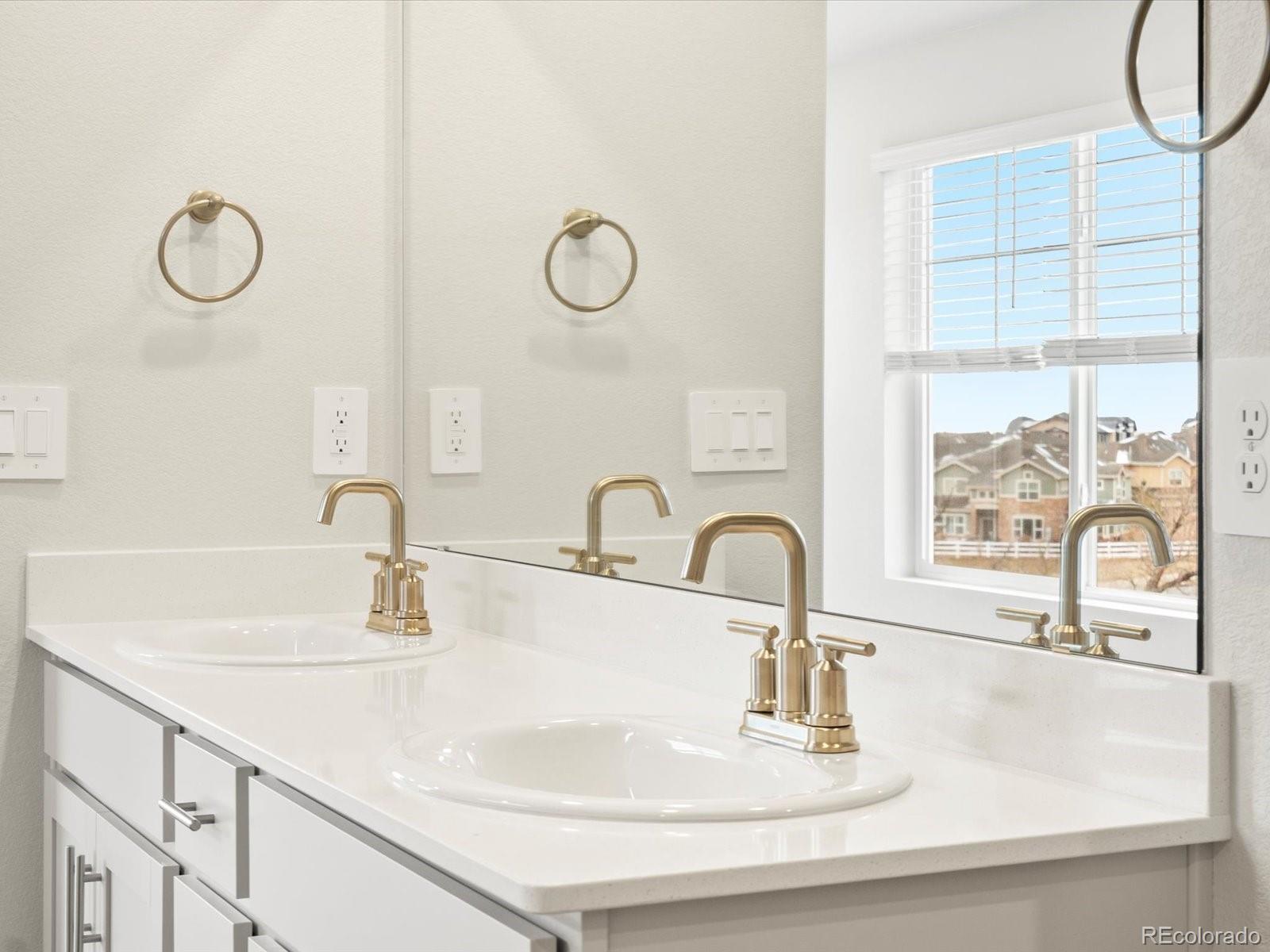 MLS Image #36 for 1945 s coolidge way,aurora, Colorado