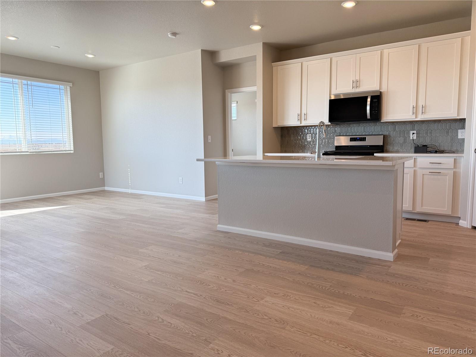 MLS Image #13 for 8945  rifle street,commerce city, Colorado