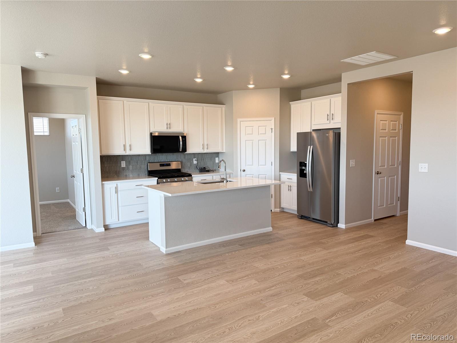 MLS Image #16 for 8945  rifle street,commerce city, Colorado