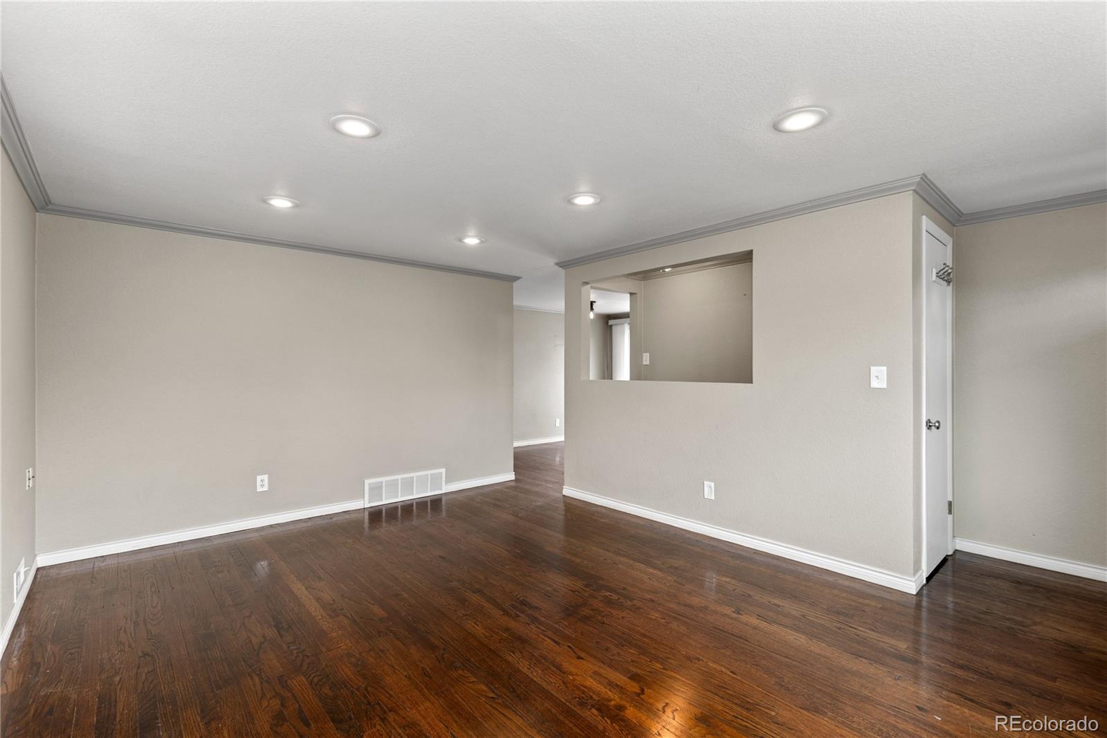 MLS Image #9 for 1996 s dexter street,denver, Colorado