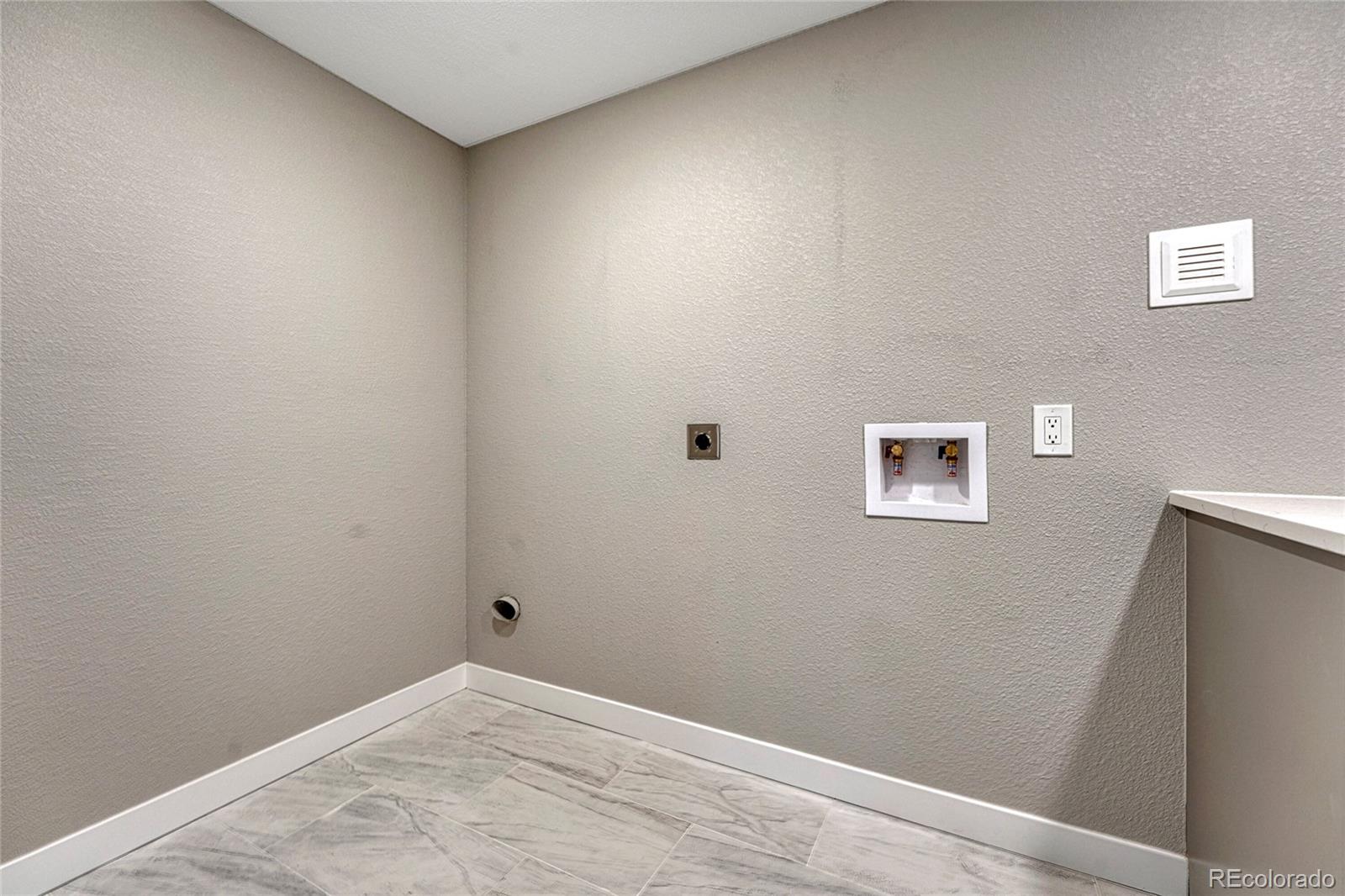 MLS Image #22 for 3802 e costilla avenue,centennial, Colorado